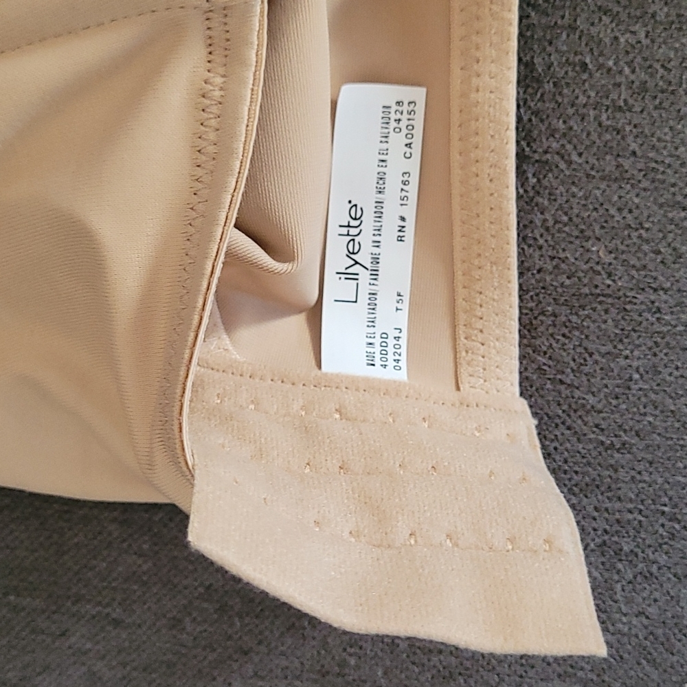 Lilyette Bra - Picture 7 of 8